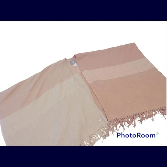 SOIA & KYO Poncho - Picture 3 of 8